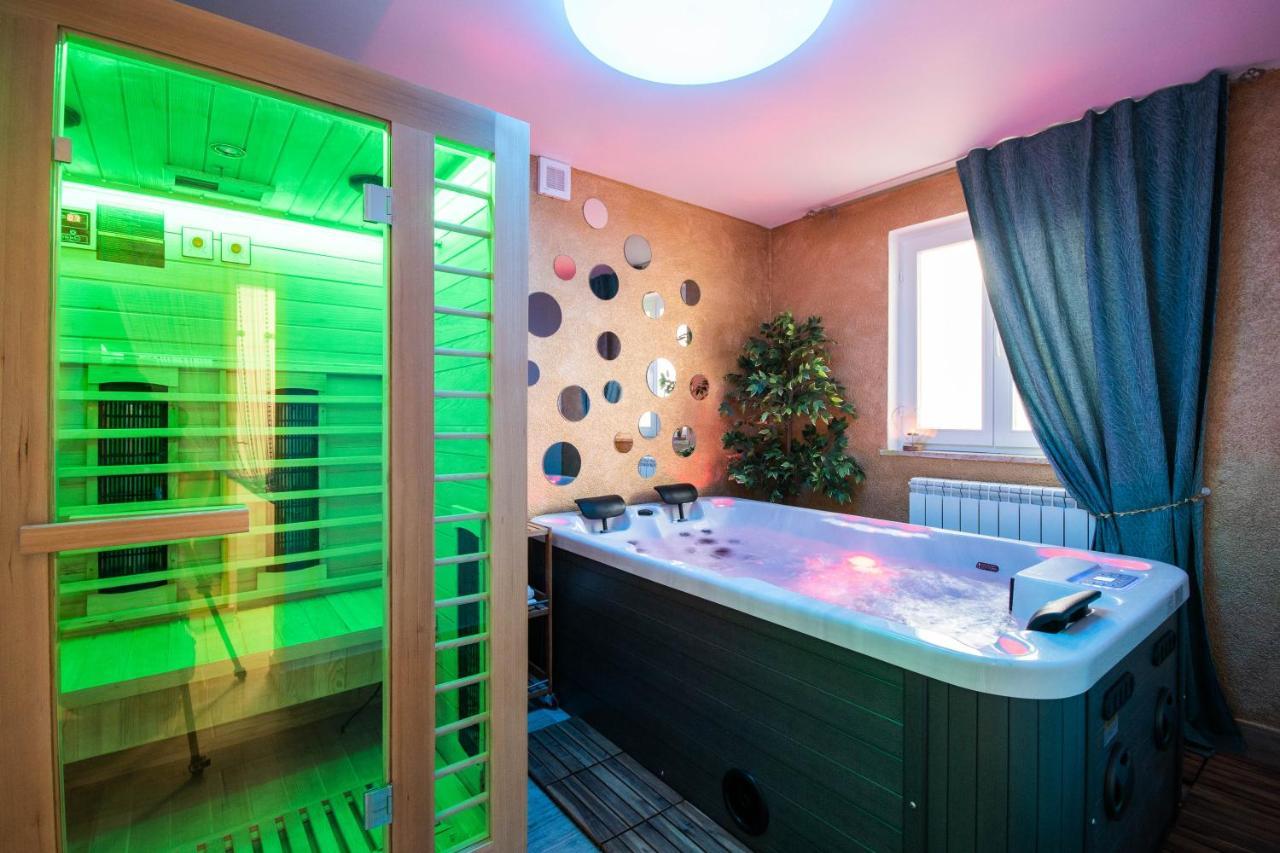 Wellness Studio D'Or - Exclusive New Apartment With Whirlpool, Sauna, Sunny Terrace, Private Parking Porec Exterior photo