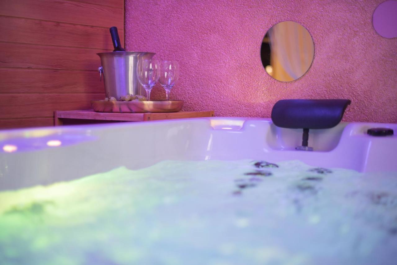 Wellness Studio D'Or - Exclusive New Apartment With Whirlpool, Sauna, Sunny Terrace, Private Parking Porec Exterior photo