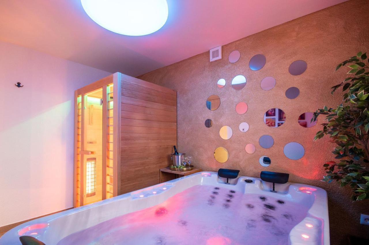 Wellness Studio D'Or - Exclusive New Apartment With Whirlpool, Sauna, Sunny Terrace, Private Parking Porec Exterior photo