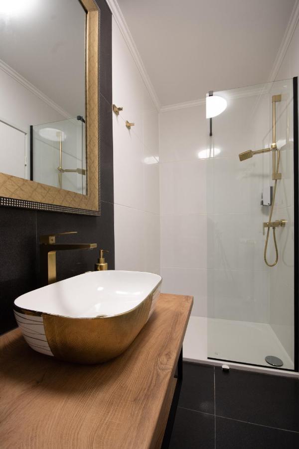 Wellness Studio D'Or - Exclusive New Apartment With Whirlpool, Sauna, Sunny Terrace, Private Parking Porec Exterior photo
