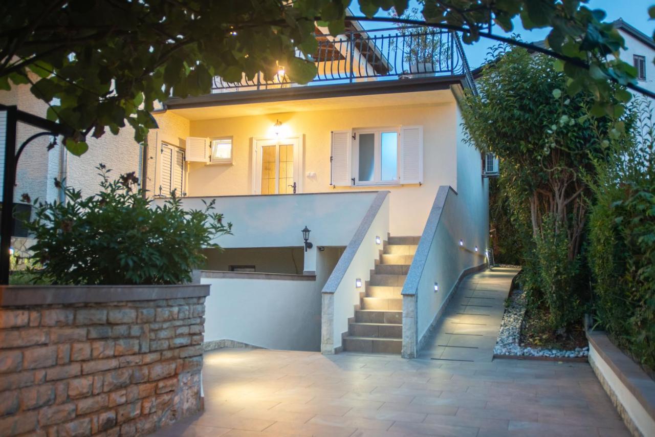 Wellness Studio D'Or - Exclusive New Apartment With Whirlpool, Sauna, Sunny Terrace, Private Parking Porec Exterior photo