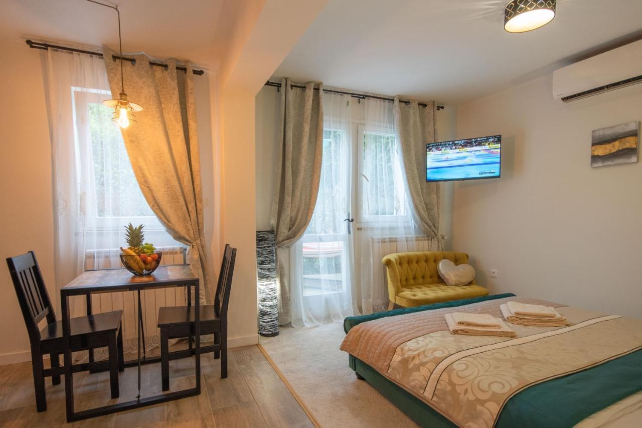 Wellness Studio D'Or - Exclusive New Apartment With Whirlpool, Sauna, Sunny Terrace, Private Parking Porec Exterior photo