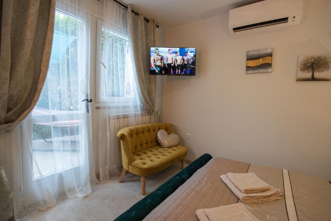 Wellness Studio D'Or - Exclusive New Apartment With Whirlpool, Sauna, Sunny Terrace, Private Parking Porec Exterior photo