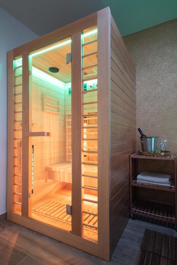 Wellness Studio D'Or - Exclusive New Apartment With Whirlpool, Sauna, Sunny Terrace, Private Parking Porec Exterior photo